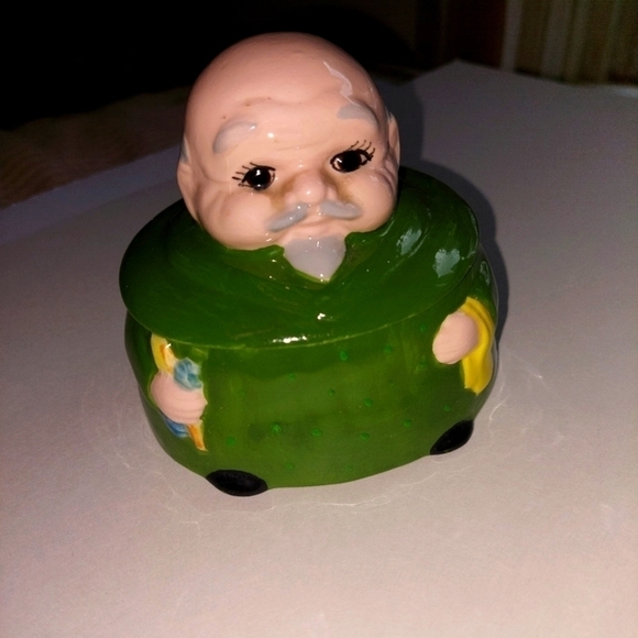 Vintage* Ceramic Bathroom/Trinket Box - Picture 1 of 5